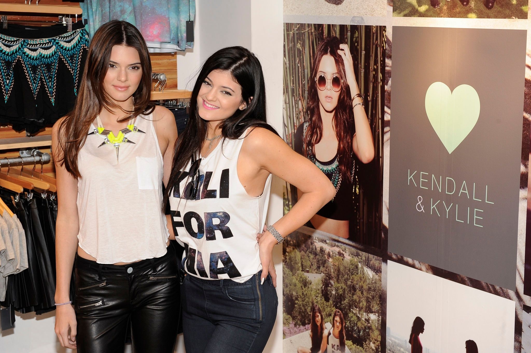 Kendall Jenner Online.